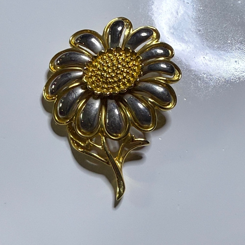 Vintage Gold Tone Flower Brooch Pin Floral Statement Jewelry